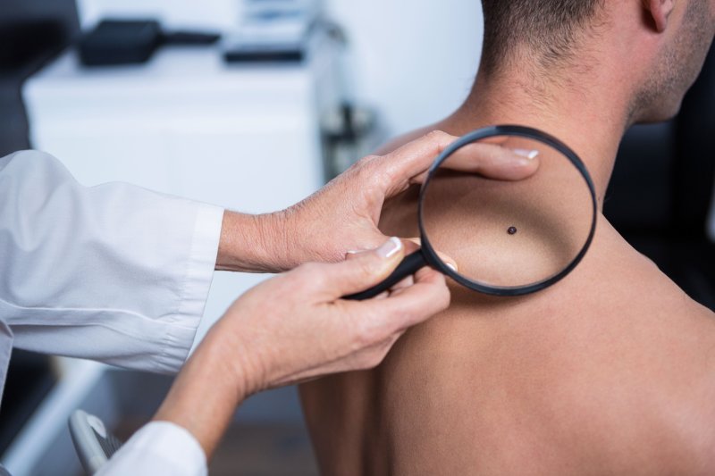 Como importar medicamentos para melanoma?